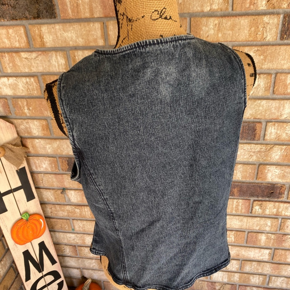 🔥Like newstudded denim ((like new)) - Picture 3 of 3